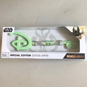 Star Wars The Child Baby Yoda Special Edition Key